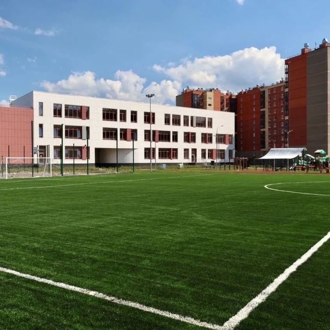 Баланс технологий, знаний и здоровья — новый стандарт петербургских школ